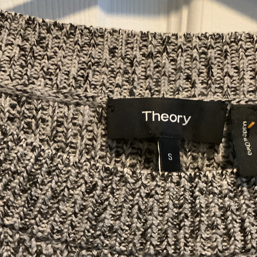 Theory Heathered Gray Crew Neck Sweater,‎ wool blend - Picture 2 of 11